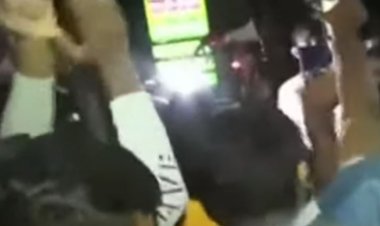 ஜனாதிபதியின் வீட்டிற்கு செல்லும் மிரிஹான வீதியில் மக்கள் ஆர்ப்பாட்டம் (video)