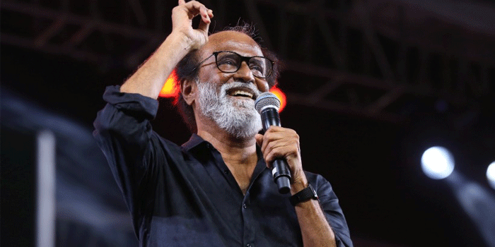 ரஜினிக்கு பயத்தை காட்டிய ரசிகர்.. பதறிப்போய் மிகபெரிய முடிவை மாற்றிய சம்பவம்
