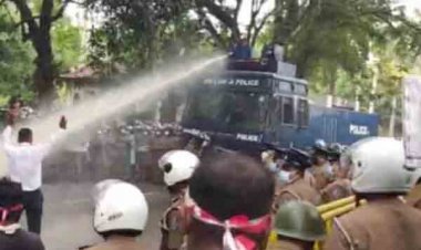 பேராதனையில் போராட்டத்தில் ஈடுபட்ட மாணவர்கள் மீது கண்ணீர்ப்புகை பிரயோகம்