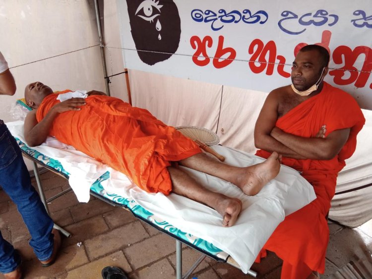 காலிமுகத்திடலில் பௌத்த தேரர் உண்ணாவிரதப் போராட்டம்