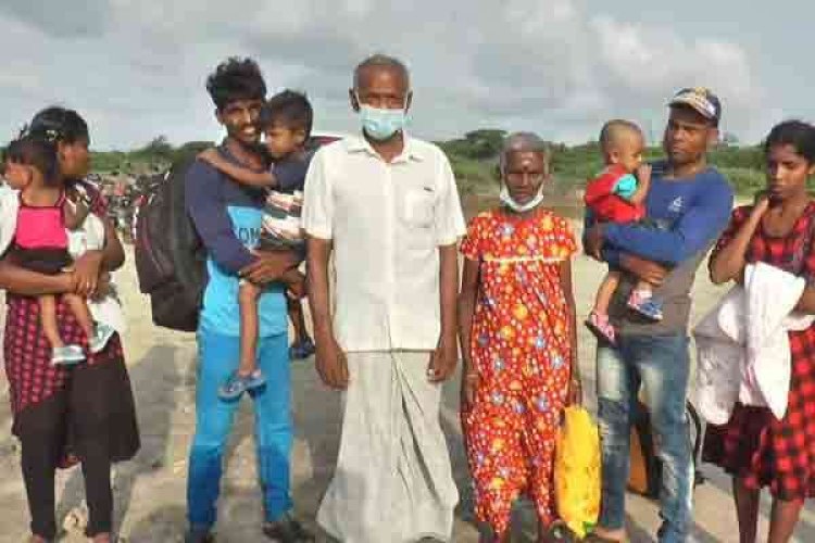அகதிகளாக தனுஷ்கோடி சென்ற 15 இலங்கை தமிழர்கள் 
