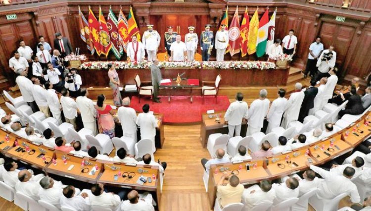 10 அமைச்சர்கள் இன்று பதவியேற்பு