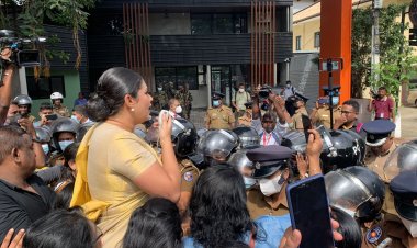 பிரதமர் ரணிலின் வீட்டிற்கு முன்பாக போராட்டம் – பொலிஸார் குவிப்பு