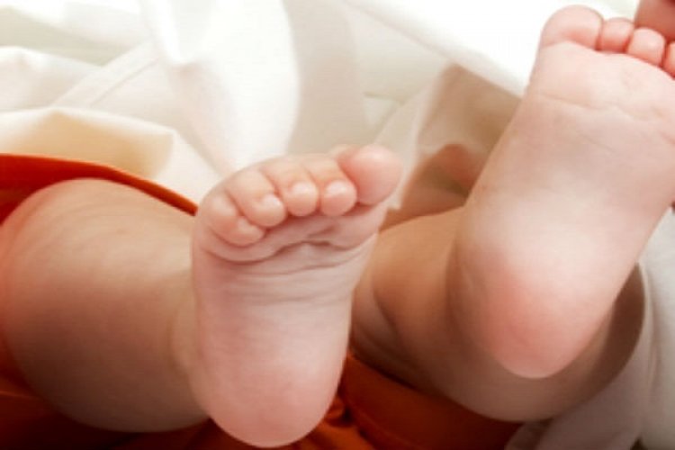 லிந்துலையில் 3 வயது குழந்தை மீது கொதி நீரை ஊற்றிய தந்தை