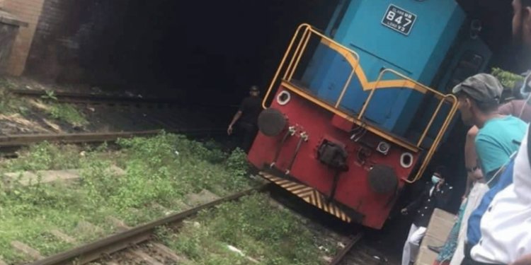 ரயில் தடம்புரள்வு: கரையோர பாதையில் ரயில் தாமதம்