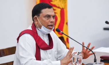 பசிலுக்கு விமான நிலையத்தில் விஐபி வரவேற்பு -  பாராளுமன்றில் கேள்வி