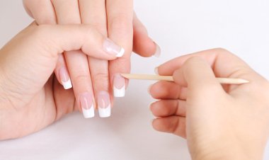 ஐந்தே நாட்களில் நகங்களை  நீளமாக வளர வைக்க வேண்டுமா?