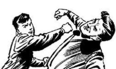 பாடசாலை ஆசிரியர் மீது மாணவனின் தந்தை தாக்குதல்