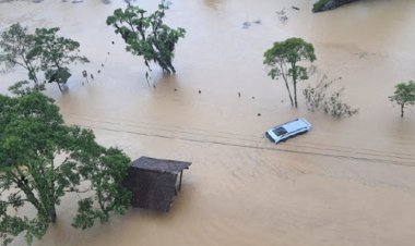 வெள்ளத்தில் சிக்கியவர்கள் ஹெலிகாப்டர்கள் மூலம் மீட்பு..!