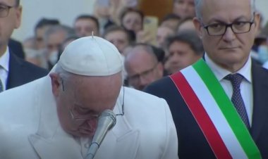 கண்ணீர் விட்டு அழுத பரிசுத்த பாப்பரசர்