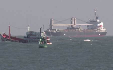 பேரலையால் தாய்லாந்து போர்க் கப்பல் மூழ்கி விபத்து..!