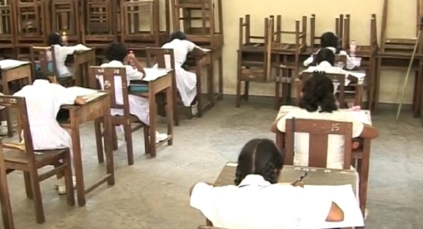 யாழில் அம்பியுலன்ஸ் வண்டியில் சென்று உயர்தர பரீட்சை எழுதிய மாணவி