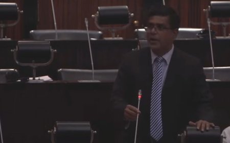 எம்.பி பதவியை இராஜினாமா செய்தார் முஜிபுர் ரஹ்மான்