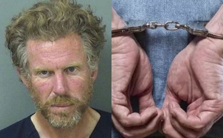 தெருவில் நிர்வாணமாக நடந்து சென்ற நபர்... மக்கள் அதிர்ச்சி..!