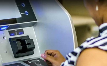 ஏடிஎம் அட்டைகளை பயன்படுத்தி பணத்தை திருடிய இளைஞன் கைது 