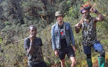  நியூசிலாந்து விமானியை மீட்க சென்ற 13 ராணுவ வீரர்கள் படுகொலை