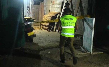 கூரிய ஆயுதத்தினால் குத்தப்பட்டு பெண் கொலை