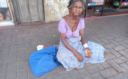 கேள்விக்குறியாகியுள்ள பெண் யாசகர்களின் பாதுகாப்பு!