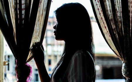 விபசார விடுதி சுற்றிவளைப்பு: தாய்லாந்து அழகிகள் உள்ளிட்ட ஐவர் கைது