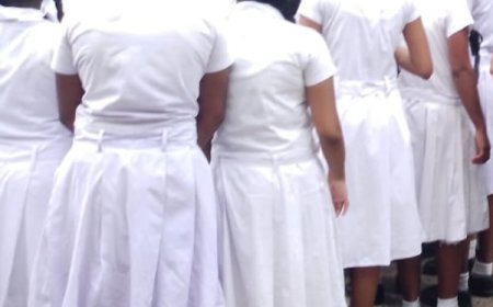 திடீர் அரிப்பு காரணமாக பாதிக்கப்பட்ட 16 மாணவிகள்