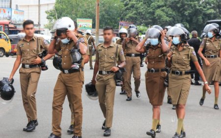 மகளின் காதலனால் தந்தையும் மகனும் வெட்டிக்கொலை