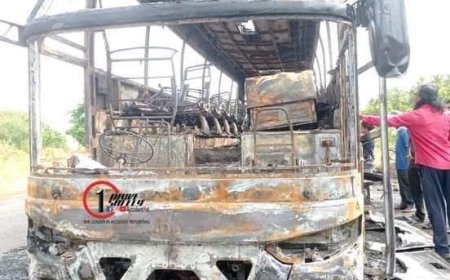 யாழிலிருந்து கொழும்பு சென்ற சொகுசு பஸ் தீக்கிரை