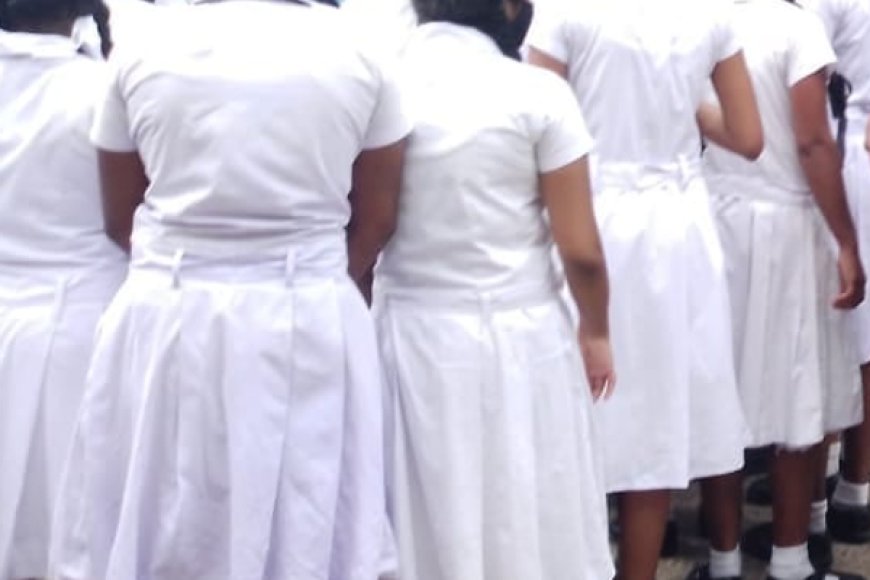 திடீர் அரிப்பு காரணமாக பாதிக்கப்பட்ட 16 மாணவிகள்