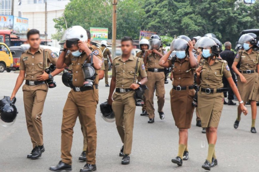 மகளின் காதலனால் தந்தையும் மகனும் வெட்டிக்கொலை