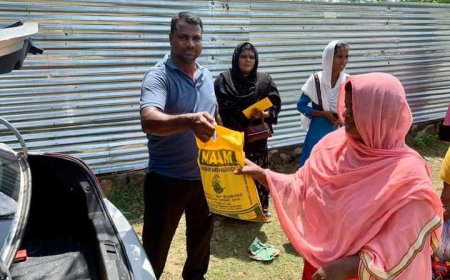 நாபீர் பவுண்டேஷன் அமைப்பினால் உணவுப் பொதிகள் வழங்கிவைப்பு