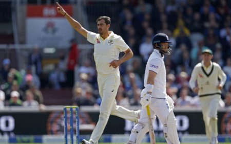 முதல் பந்திலேயே விக்கெட்.. வோக்ஸ் வேகத்தில் சிதறிய ஆஸ்திரேலிய பேட்ஸ்மேன்கள்!