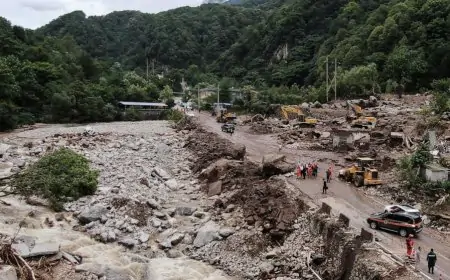 சீனாவில் ஏற்பட்ட நிலச்சரிவில் சிக்கி 21 பேர் பலி; 6 பேரை காணவில்லை