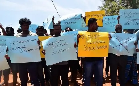 மன்னாரில் அமைக்கப்பட்ட காற்றாலை மின் நிலையத்தை எதிர்த்து ஆர்ப்பாட்டம்