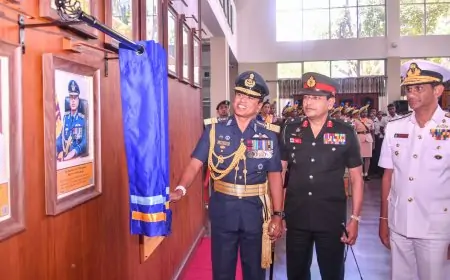 கொத்தலாவல பாதுகாப்பு பல்கலைக்கழகத்திலிருந்து வந்த  முதலாவது விமானப்படை தளபதிக்கு கௌரவிப்பு