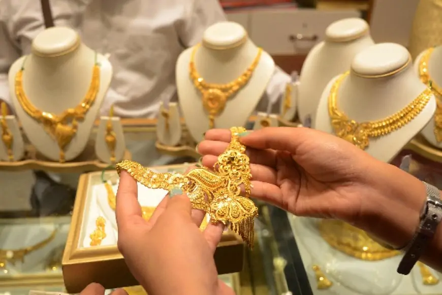 தங்க நகை வாங்க காத்திருப்போருக்கு மகிழ்ச்சியான செய்தி! புதிய விலை விவரம்