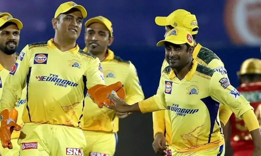 அதிக  விலைக்கு சிஎஸ்கே வீரரை தட்டித்தூக்கிய மும்பை அணி