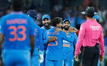 குல்தீப் சுழலில் சறுக்கிய பாகிஸ்தான்; இந்தியா அபார வெற்றி!