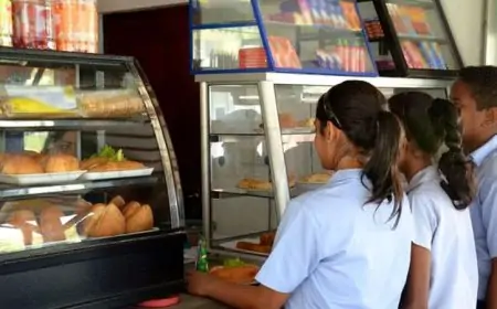 பாடசாலை சிற்றுண்டிச்சாலை தொடர்பில் எடுக்கப்பட்டுள்ள தீர்மானம் 