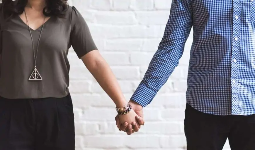 பாலியல் உறவு கொள்ளும் வீடியோக்களைப் பகிர்ந்த தம்பதி கைது