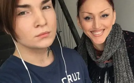 31 வயது வித்தியாசம்.... வளர்ப்பு மகனை திருமணம் செய்த ரஷ்ய பெண்!