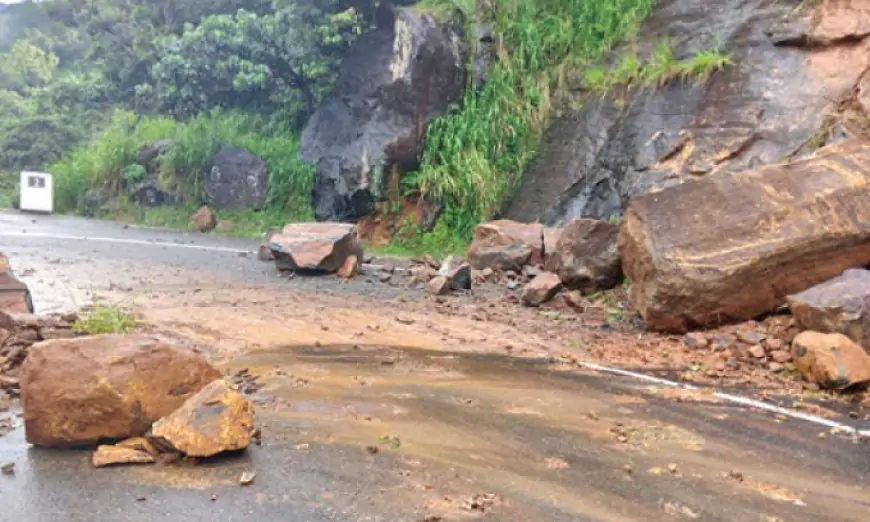 ஹப்புத்தளை – வெள்ளவாய வீதியில் போக்குவரத்து பாதிப்பு
