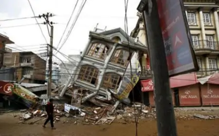 குலுங்கிய நேபாளம்.. தரைமட்டமான கட்டிடங்கள்..128 பேர் பலியான சோகம்