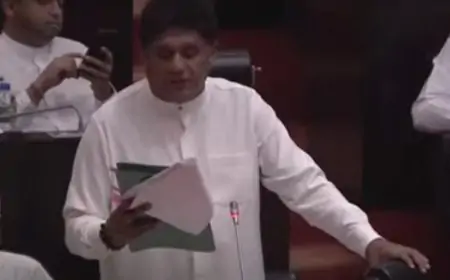 சபையில் உரையாற்ற எனக்கு உரிமை இல்லையா? ஆவணத்தை பறித்து சென்றனர் - சஜித் குற்றச்சாட்டு