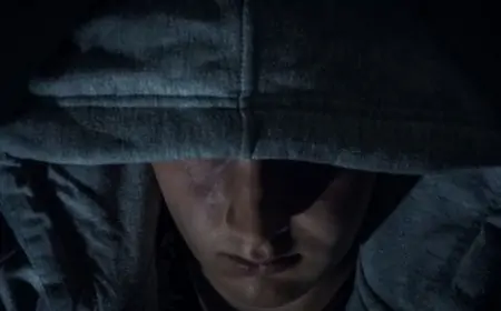 திருடச் சென்ற இடத்தில் குறட்டைவிட்டு தூங்கிய நபர்... எங்கு தெரியுமா?