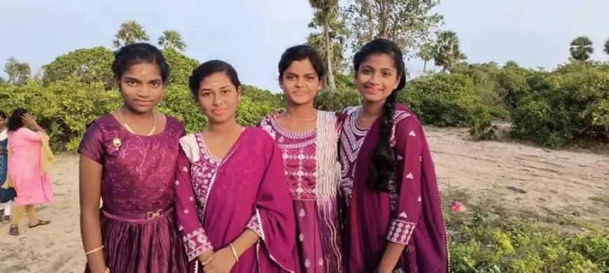 அசானியா இது... தோழிகளுடன் தீபாவளி பண்டிகை கொண்டாடிய அசானி! 