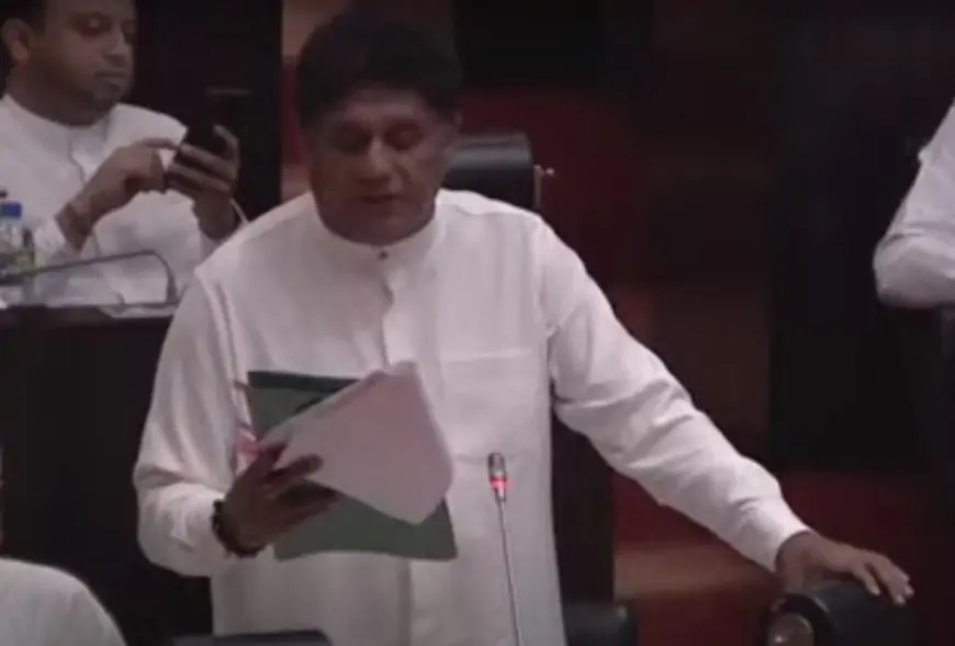 சபையில் உரையாற்ற எனக்கு உரிமை இல்லையா? ஆவணத்தை பறித்து சென்றனர் - சஜித் குற்றச்சாட்டு