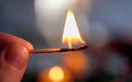 தீப்பெட்டி கொடுக்காத காவலாளியை கொலை செய்த இளைஞன் - அதிர்ச்சி சம்பவம்