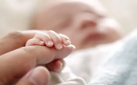 கறிக்குழம்பு சட்டிக்குள் தவறி விழுந்த 2 வயது குழந்தை உயிரிழப்பு