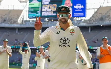 டெஸ்ட் கிரிக்கெட்டில் 500 விக்கெட்டுகளை கைப்பற்றிய நாதன் லையன்!