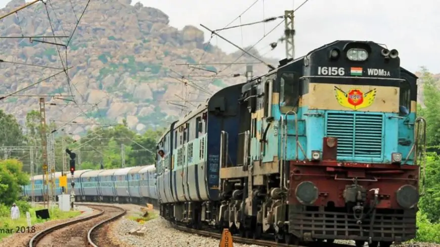 'மிக்ஜம்' புயல் எச்சரிக்கை நாடு முழுவதும் 142 ரயில்கள் ரத்து