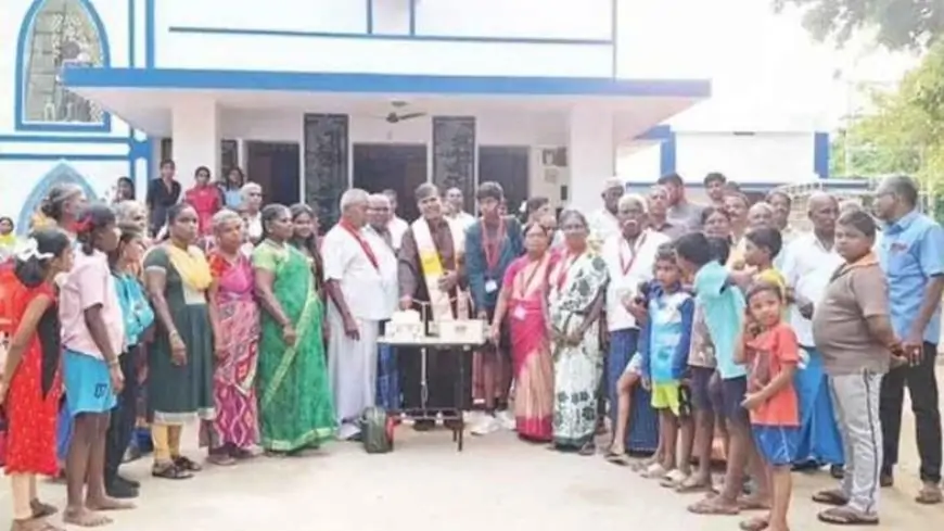 10 வருட ஆசை.... ஓட்டுமொத்தமாக விமானத்தில் பறந்த கிராம மக்கள்!